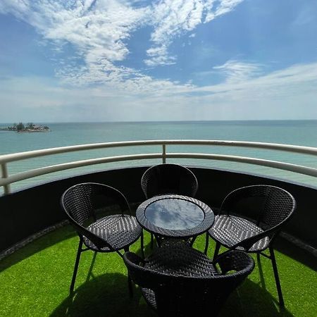 The Arena Tanjung Tuan Port Dicksonアパートメント エクステリア 写真