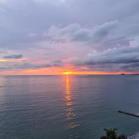 The Arena Tanjung Tuan Port Dicksonアパートメント エクステリア 写真