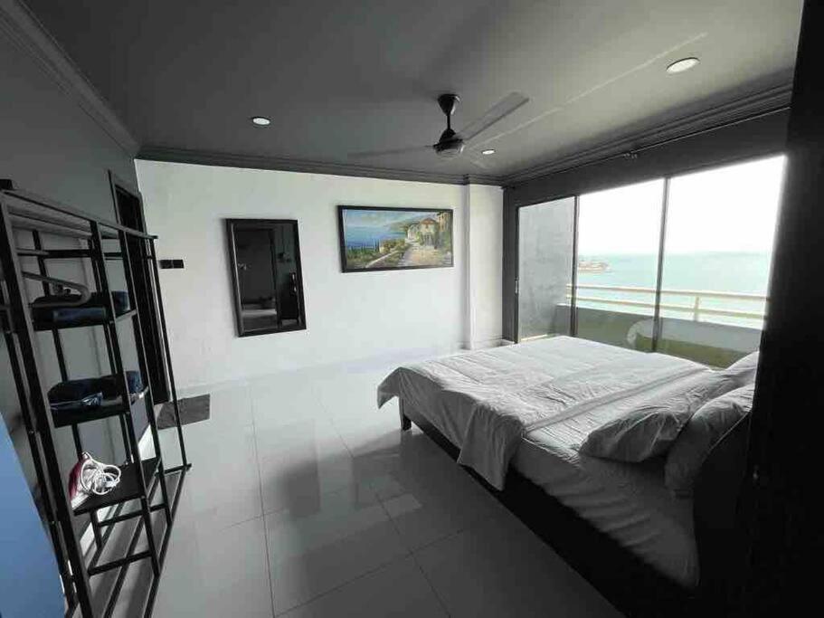 The Arena Tanjung Tuan Port Dicksonアパートメント エクステリア 写真