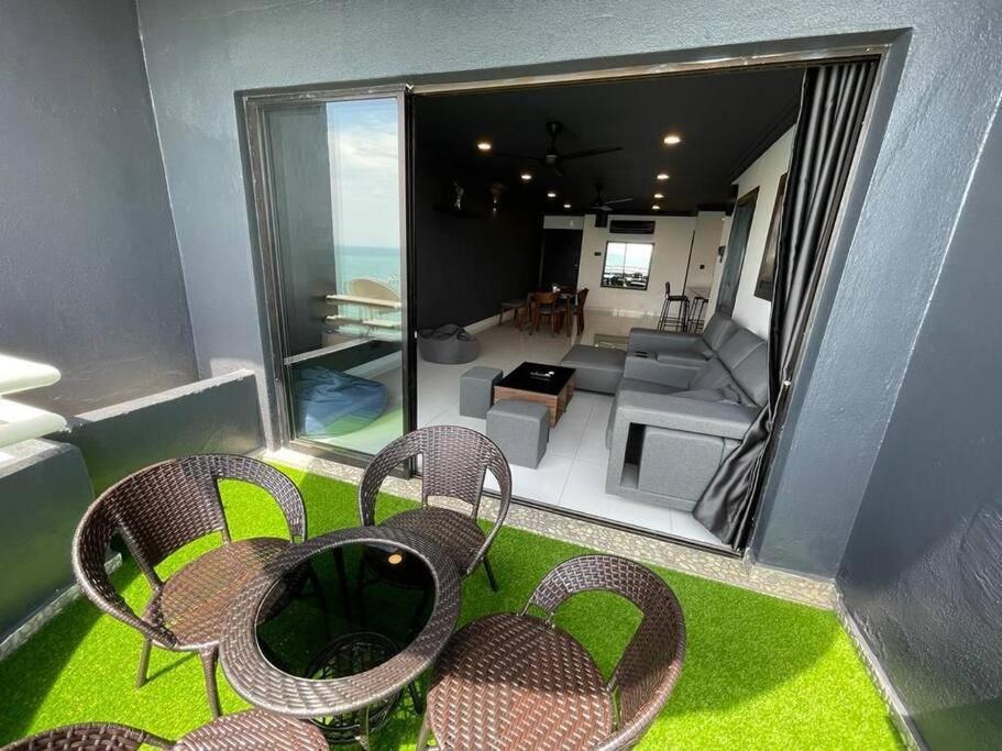 The Arena Tanjung Tuan Port Dicksonアパートメント エクステリア 写真